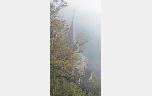 Notre Dame du Désert sous la brume